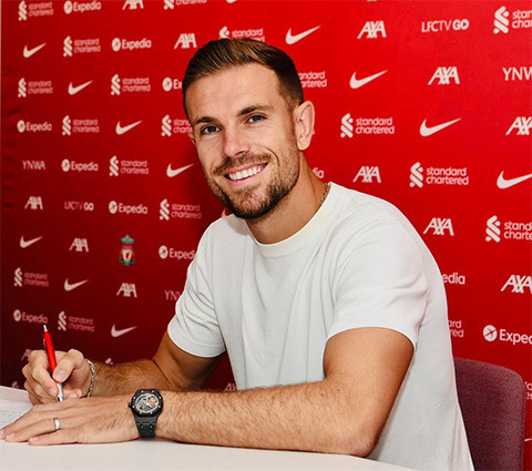Liverpool gia hạn hợp đồng với Henderson